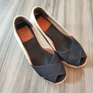 Tory Burch Black Cream Canvas Woven Wedge Sz 5